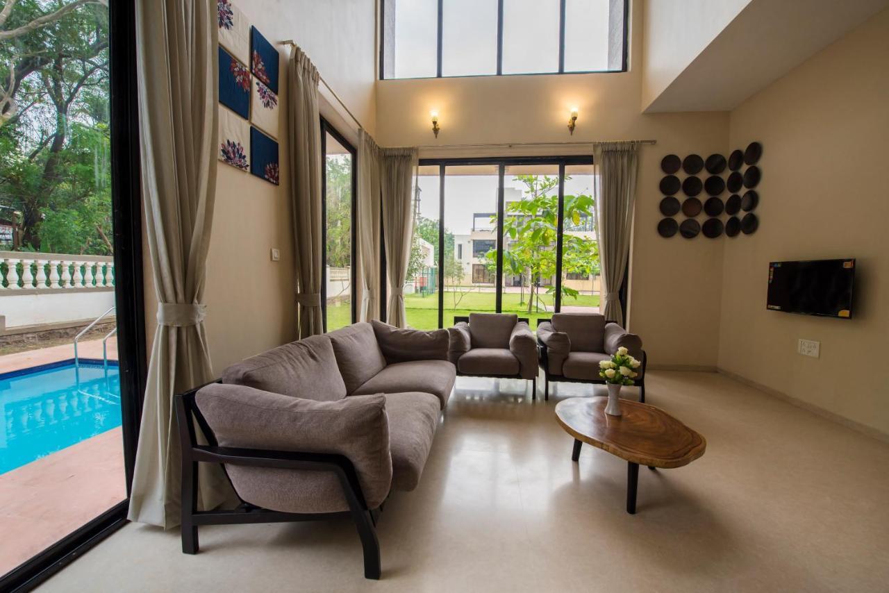 Stayvista'S Greenwoods Villa 10 - City-Center Villa With Private Pool, Terrace, Lift & Carrom Board Lonavala Exterior foto
